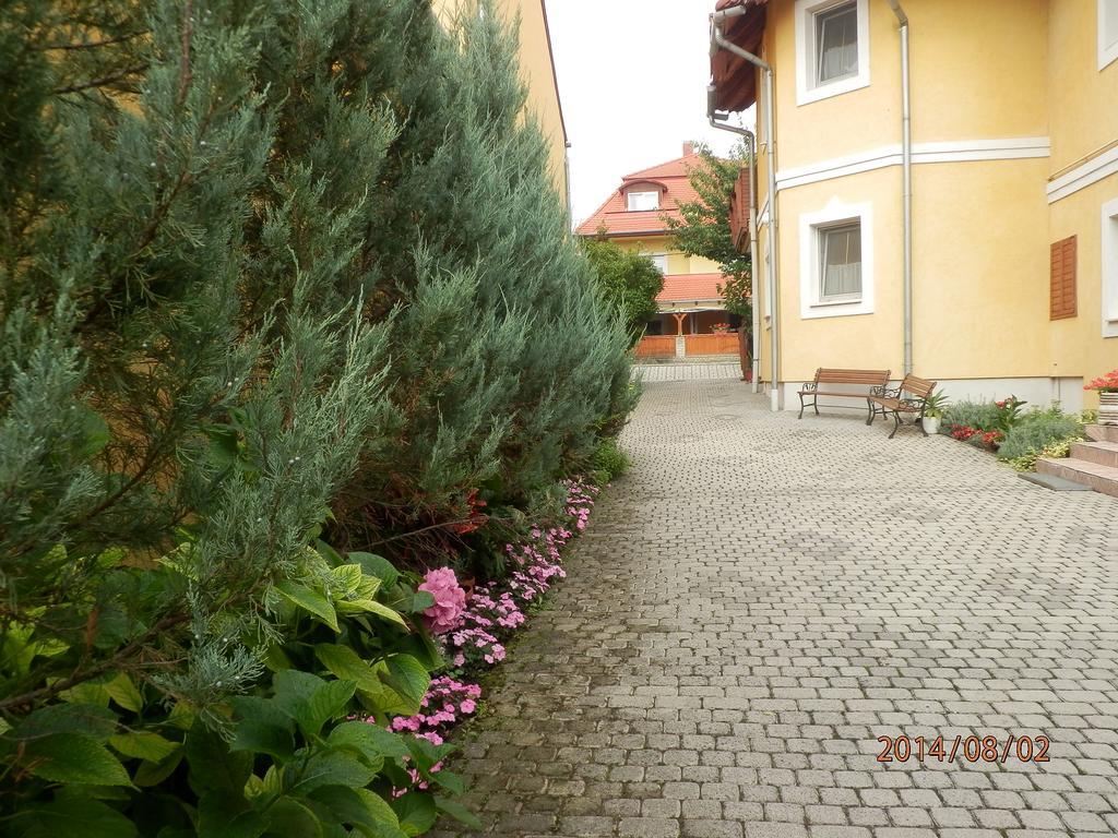 Hotel Zsuzsanna Ház Hévíz Exterior foto